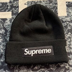 Supreme Classic Black Knit Hat